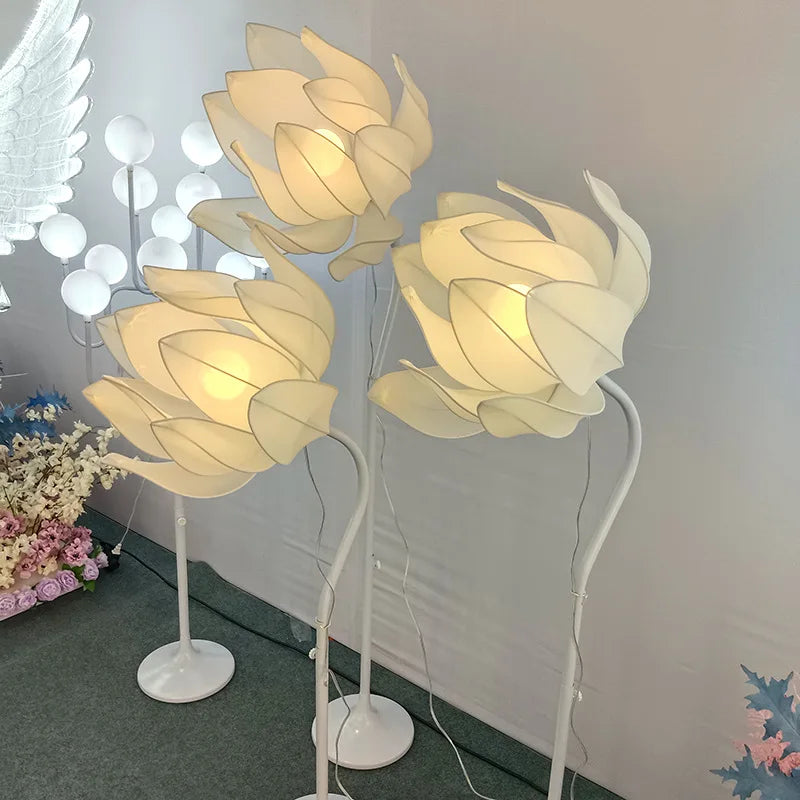 Davalier lotus LED flower lights designed for elegant wedding decorations